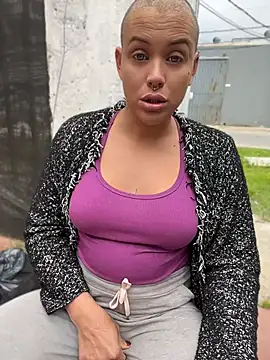 alicetgirlbr Adlı Modelin Web Kamerası Şovu