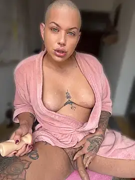 Show de alicetgirlbr na webcam