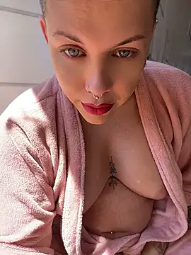 alicetgirlbr webcam show