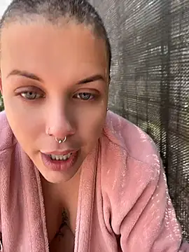Show modela alicetgirlbr na web-kameri