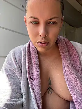 Webkamerová show alicetgirlbr