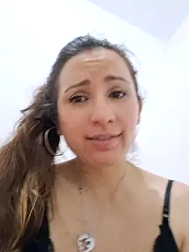 Chat +18 de vanessabrown_ ao vivo