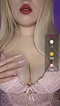 Pertunjukan Kamera Web Cutie_Suzie