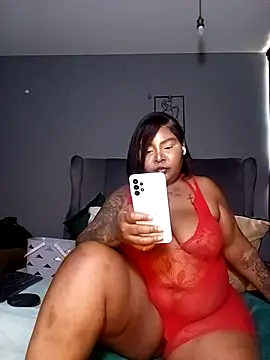 Chatroom XXX en direct de RealMsPEARLsEXY69