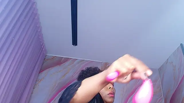 sofi_decker's Live XXX Chat
