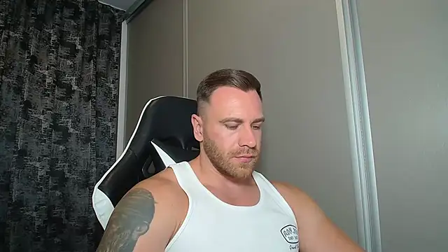 Thori92 Webcam show