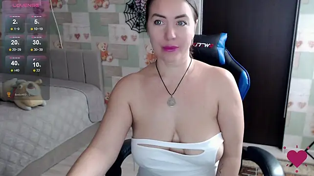 Korolek12 Chat XXX live