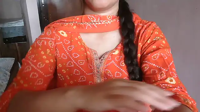 HotNiyathi's Live XXX Chat