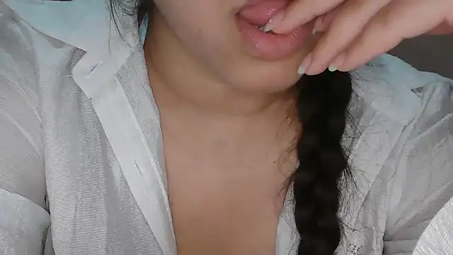HotNiyathi Chat XXX in diretta