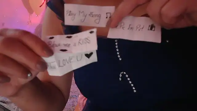 Chatroom XXX en direct de HotNiyathi