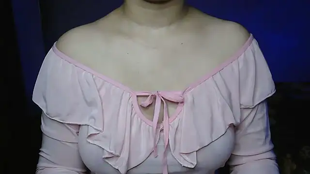 HotNiyathi's Live XXX Chat