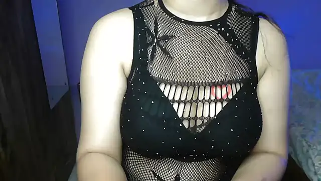 HotNiyathi's Live XXX Chat