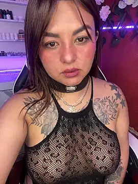 Chatroom XXX en direct de EMILY_DEGRAAF