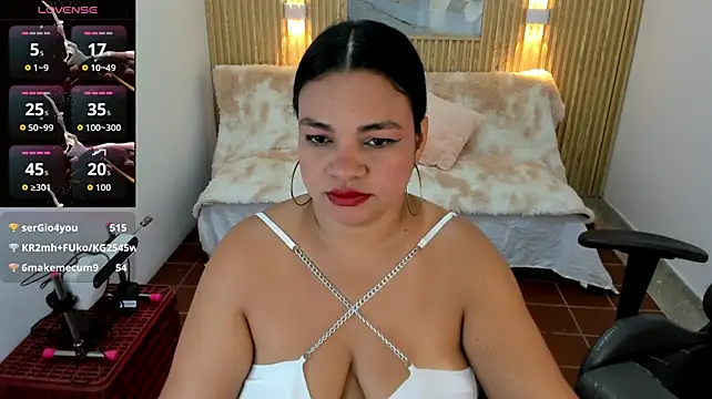 Cloe_35 live XXX chat