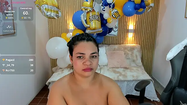 Cloe_35's Webcam Show