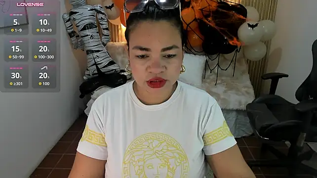 Cloe_35's Webcam Show