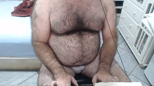 MysterBearMG webcam show