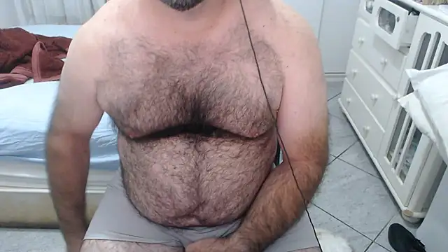 MysterBearMG Show in webcam