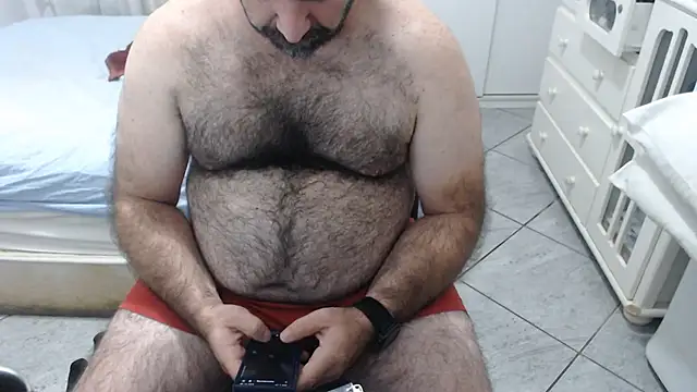MysterBearMG Show in webcam