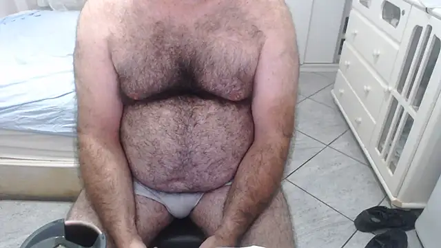 MysterBearMG Show Webcam
