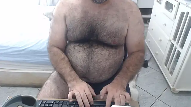 MysterBearMGn Webbikameraesitys