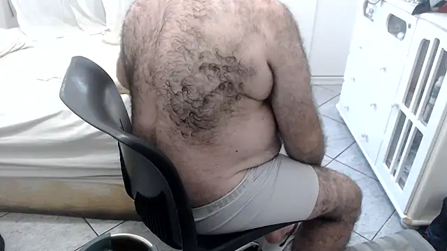 MysterBearMG's Webcam Show