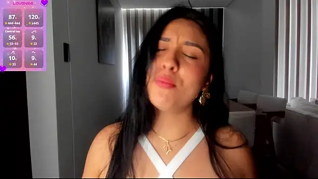 دردشة AnushaKumari الجنسية المباشرة