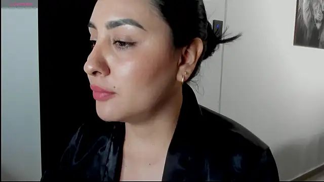 AnushaKumari's Live XXX Chat