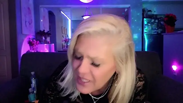 Lexi_Shocker Adlı Modelin Canlı XXX Sohbeti