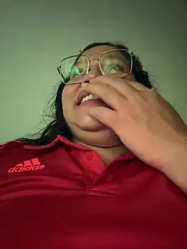 Lovelipsbig Adlı Modelin Canlı XXX Sohbeti