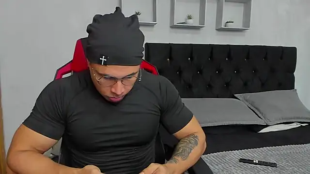 tyler_hank01 Pertunjukan Webcam
