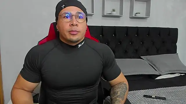 tyler_hank01のウェブカメラショー
