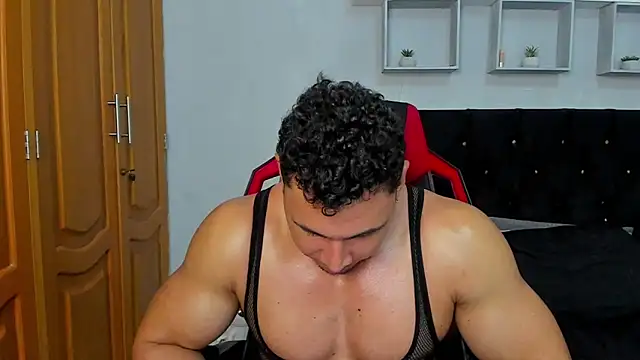 tyler_hank01 XXX чат на живо