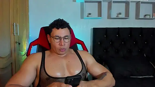 tyler_hank01 Show in webcam