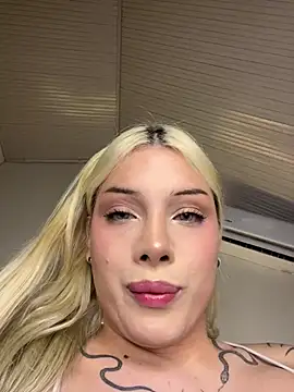 devlin_nurmi's Webcam Show