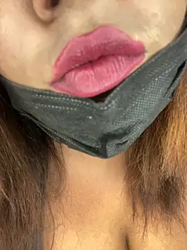 Pokazy przed kamerką – _Cute_ariana_