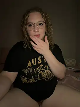 EmmieRae Show in webcam