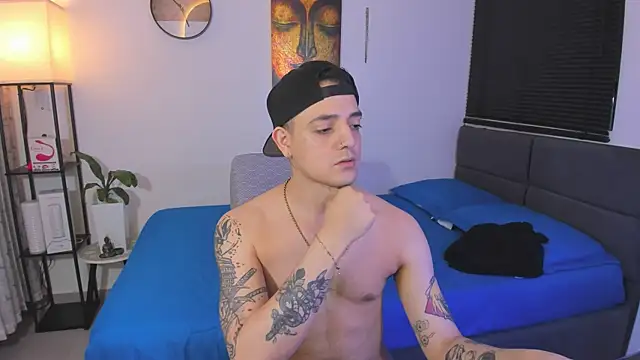 alejandro_calderon1n Webbikameraesitys