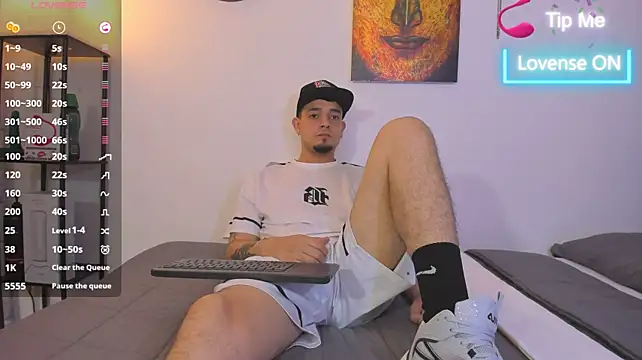 Show modela alejandro_calderon1 na web-kameri