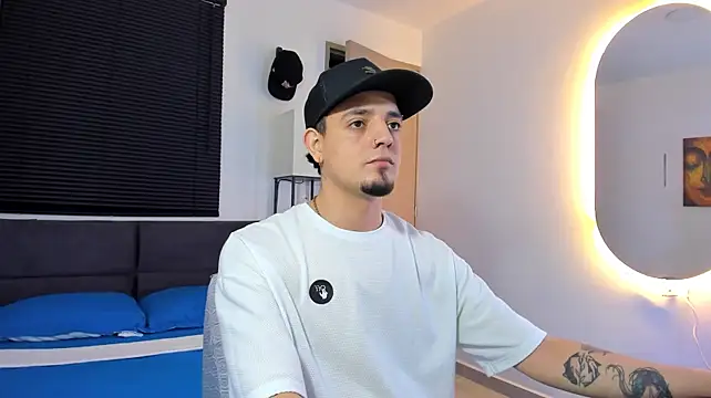 alejandro_calderon1n Webbikameraesitys