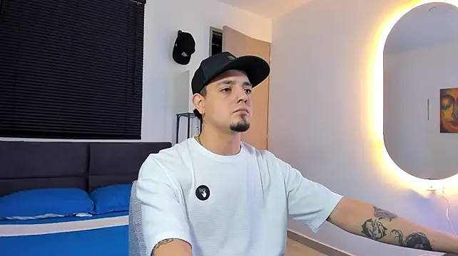 alejandro_calderon1 Webcam-Show