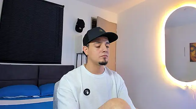 alejandro_calderon1 Adlı Modelin Web Kamerası Şovu