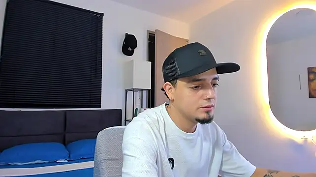 Show modela alejandro_calderon1 na web-kameri