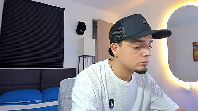 alejandro_calderon1 Webcam-Show