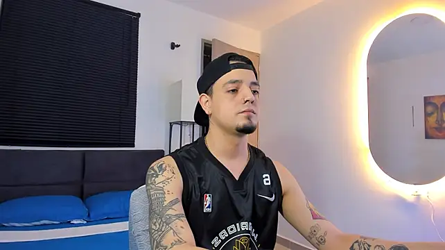 alejandro_calderon1's Webcam Show