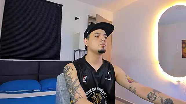 alejandro_calderon1's Webcam Show