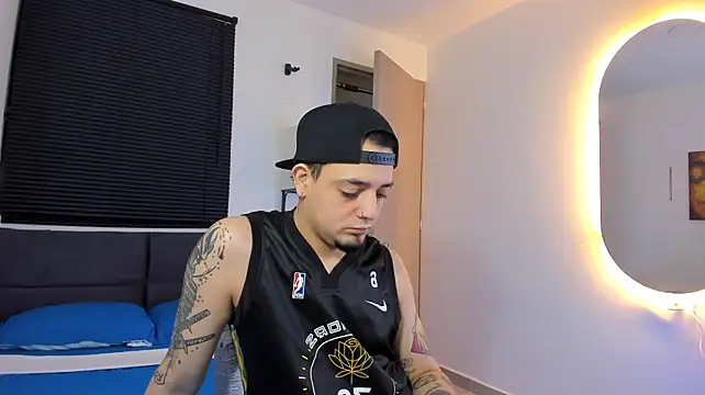 alejandro_calderon1's Webcam Show