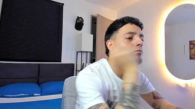 Show de alejandro_calderon1 na webcam