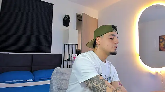 alejandro_calderon1's Webcam Show