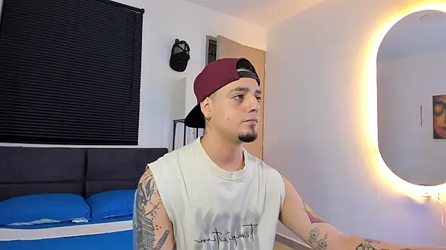 alejandro_calderon1 Show in webcam